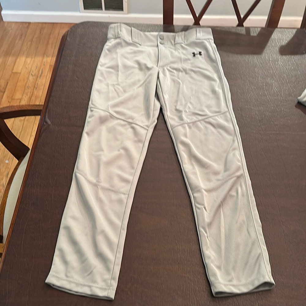 Under Armour Youth XL Grey Baseball Pants, loose fit, like new, barely worn